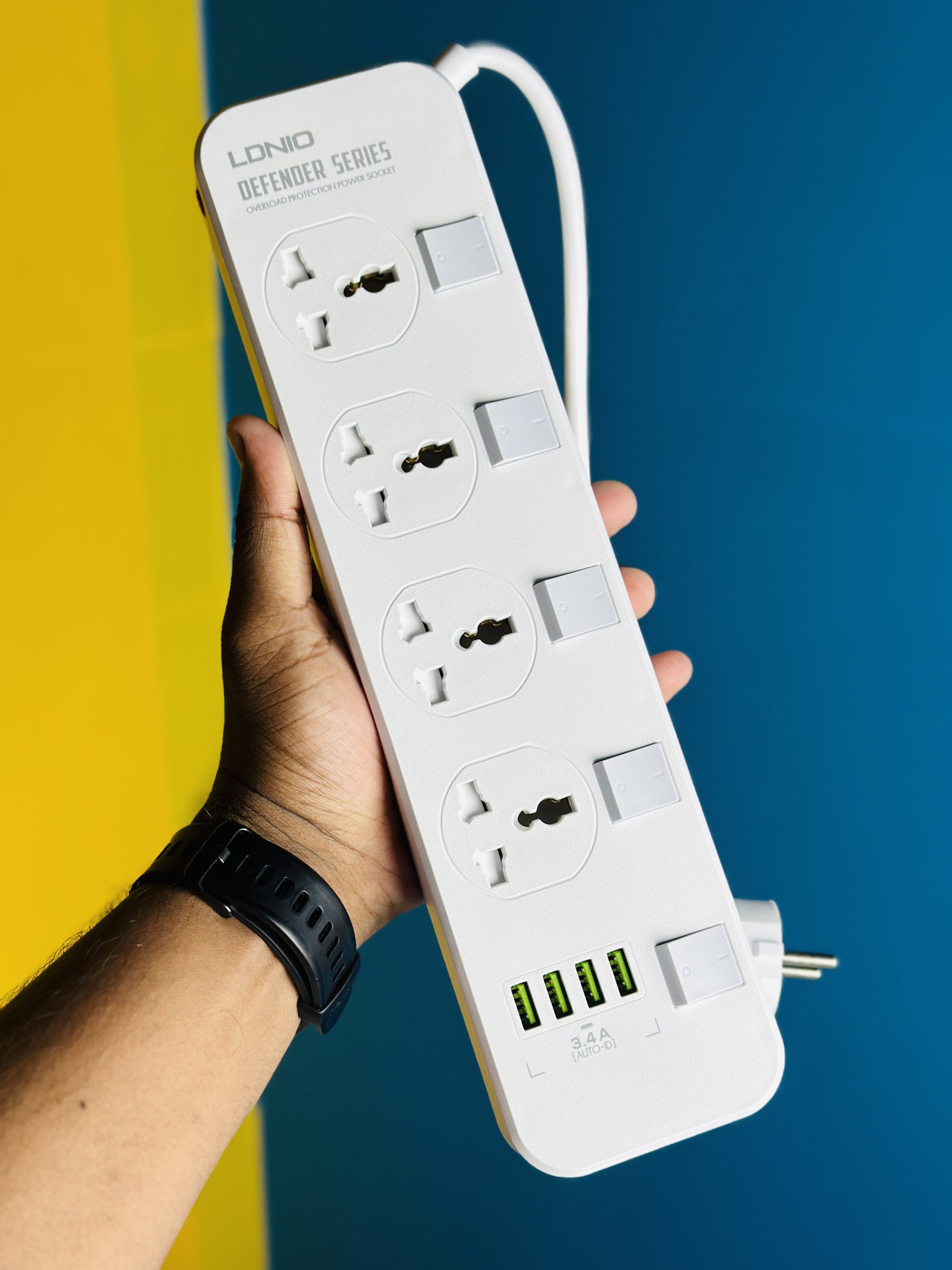 LDNIO SC4408 2500W Defender Series 4 Power Socket 4 USB Power Strip - Image 3
